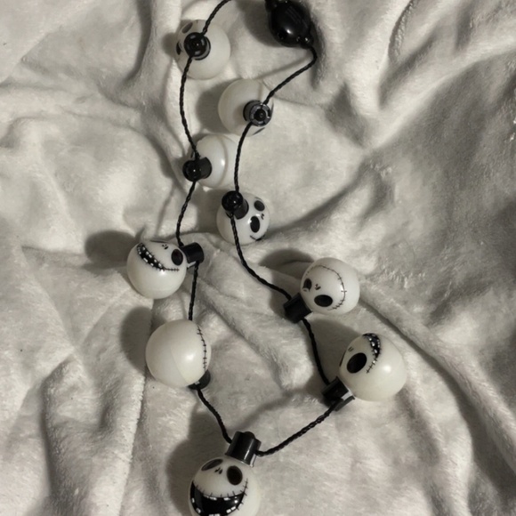 Light up Nightmare Before Christmas necklace - Picture 2 of 3